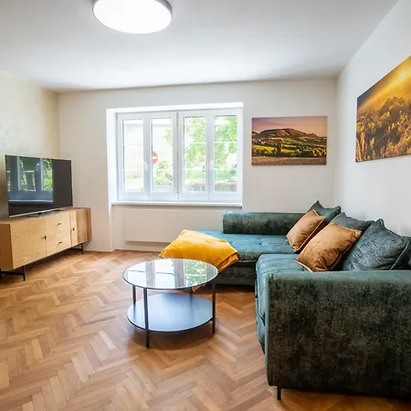 Perla Mikulova Lägenhet *