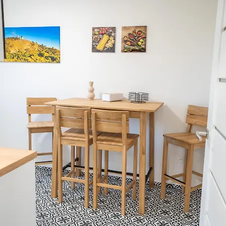 Perla Mikulova Apartment